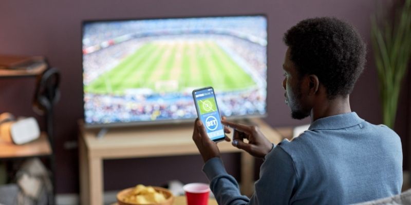 Total score betting predicts the combined points of both teams in a match